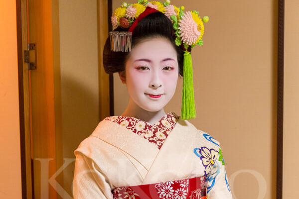 ♫舞妓さんにインタビュー♫ – 「心-花雫-」京都花魁体験 創作和装変身 ...