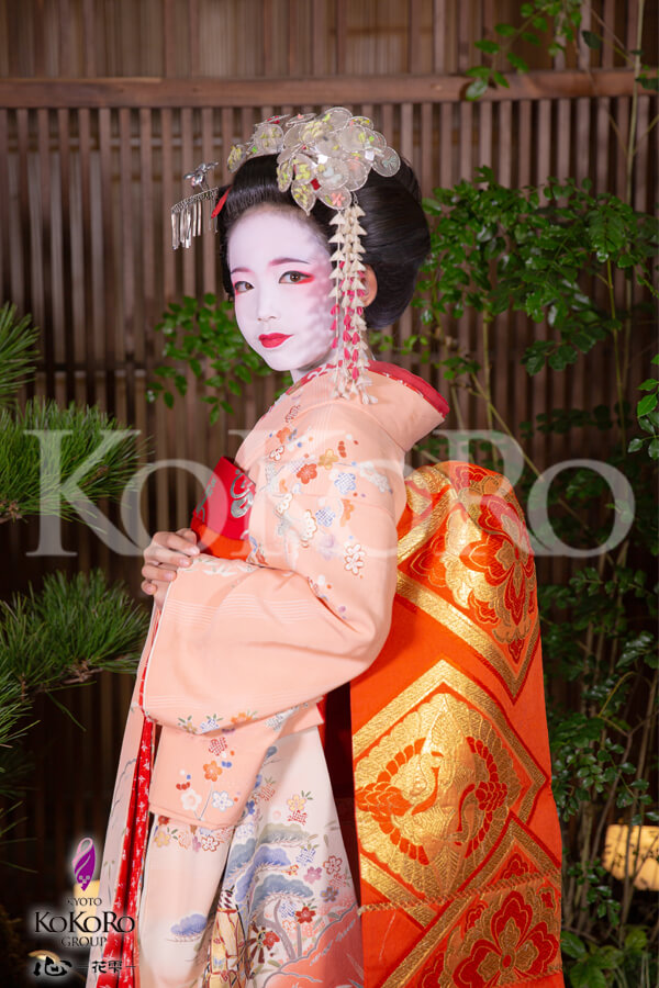 三姉妹で舞妓体験 W 京都舞妓体験 花魁体験スタジオ 心 花雫 三姉妹で舞妓体験 W 京都舞妓体験 花魁体験スタジオ 心 花雫