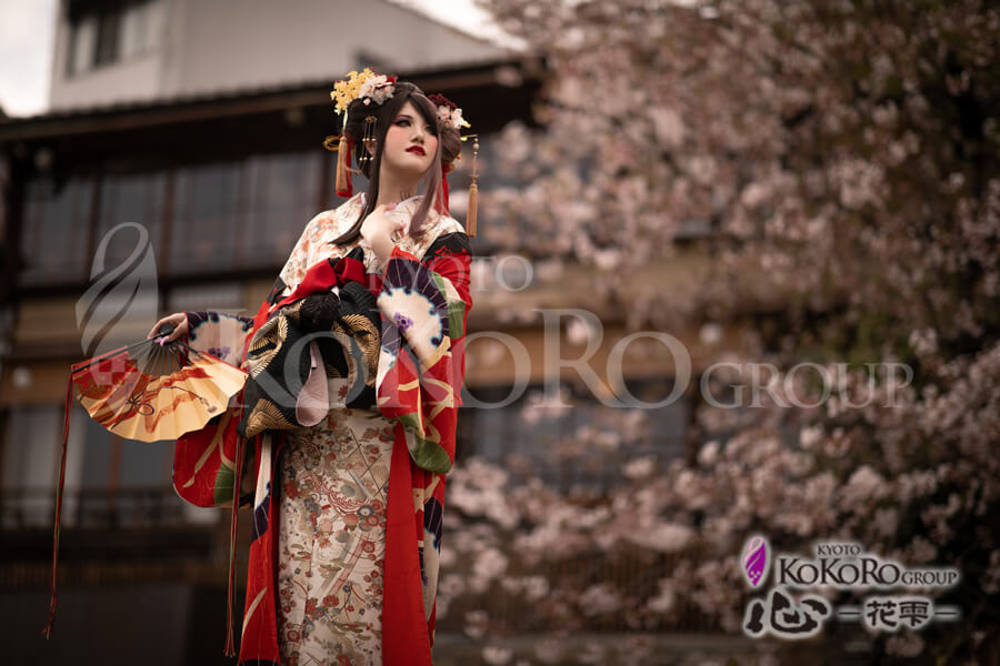 ❀ 桜 が 降る 京 の 町 ❀ – 「心-花雫-」京都花魁体験 創作和装変身