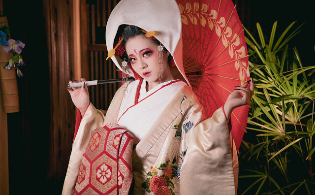 狐の嫁入り® – 「心-花雫-」京都花魁体験 創作和装変身写真スタジオ